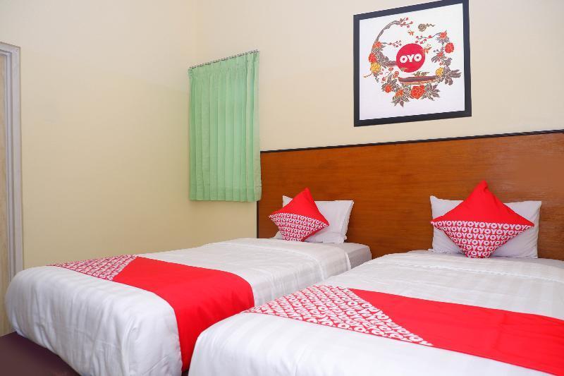 Hotel Pelangi Indah Семаранг Екстер'єр фото